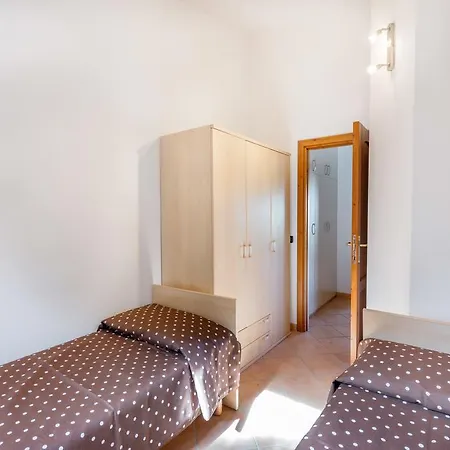House Junchi 4 * كوستا باراديسو